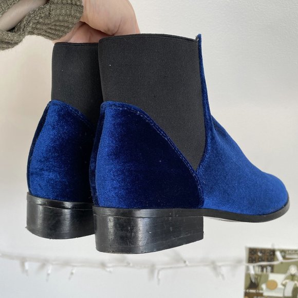 ALDO Nydia Blue Velvet Ankle Boots - Picture 4 of 9